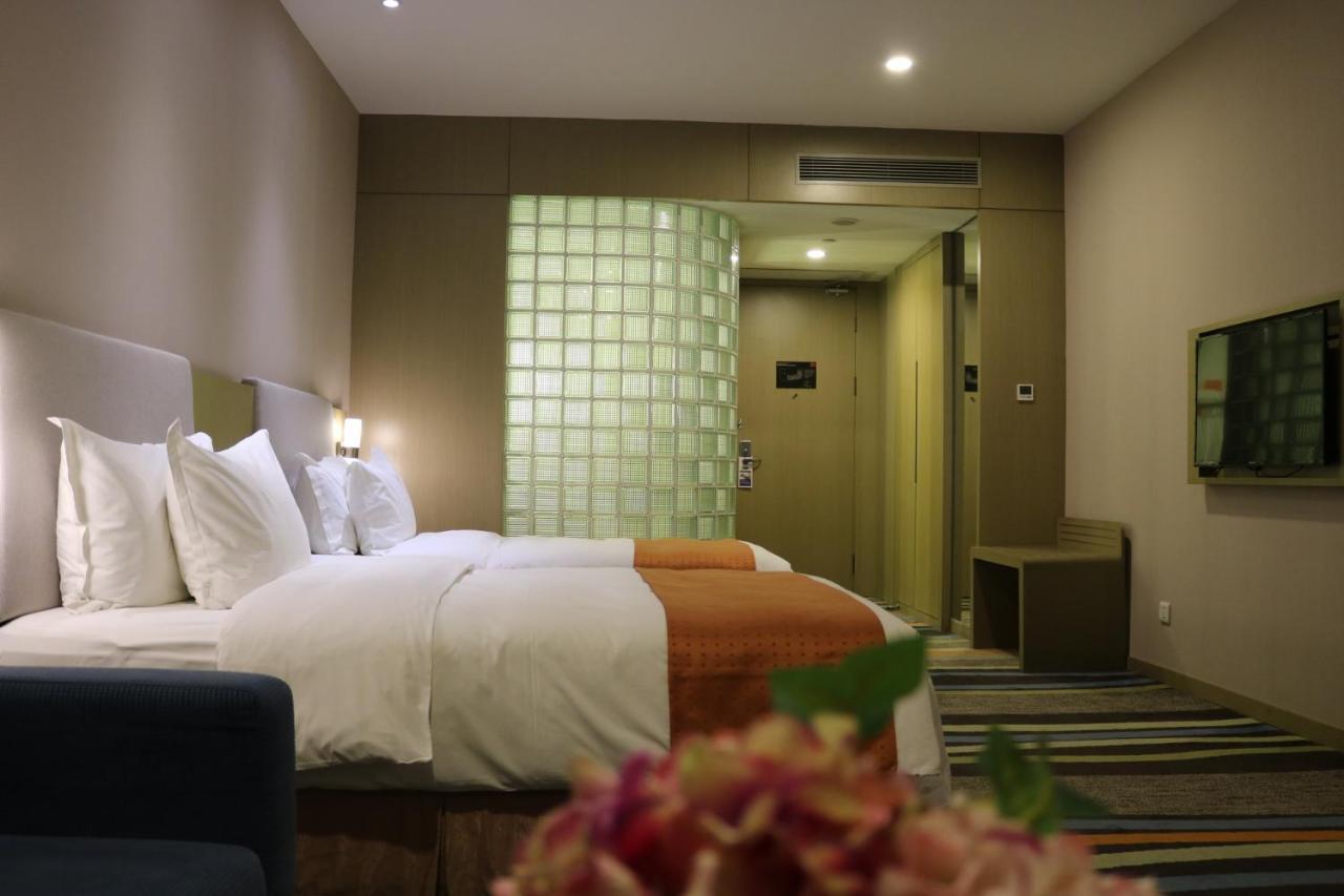 Guangzhou Baiyun Airport Rejoice By Argyle Hotel Rehe Metro Exit B --Free Shuttle Bus Is Provided During The 137Th Canton Fair Exterior foto